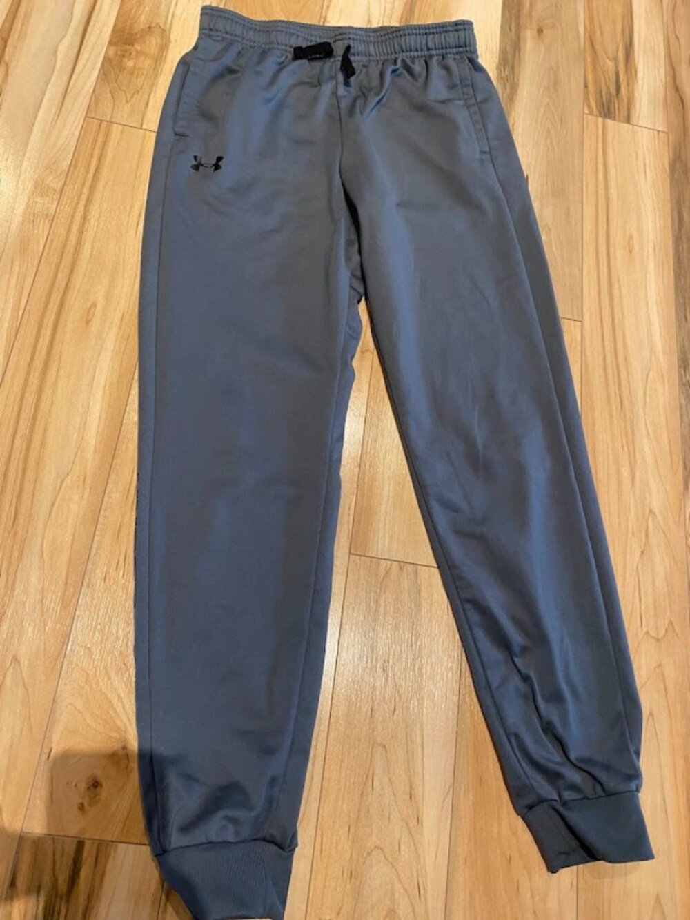 Underarmour Joggers - Youth Large